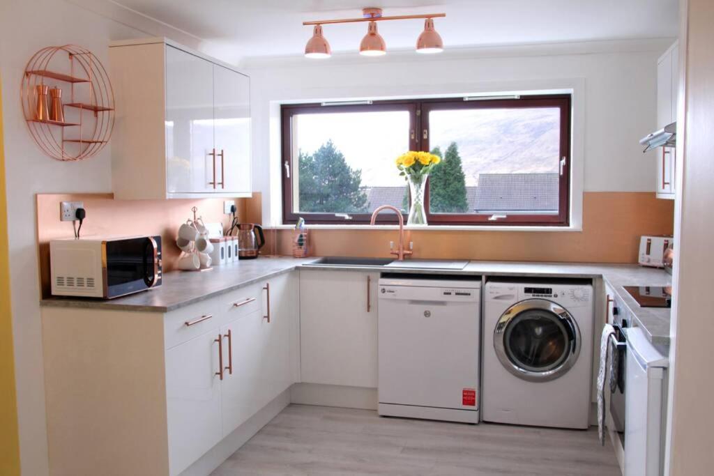 Premium Ground Floor Apartment, Near Fort William Town Centre Exterior photo