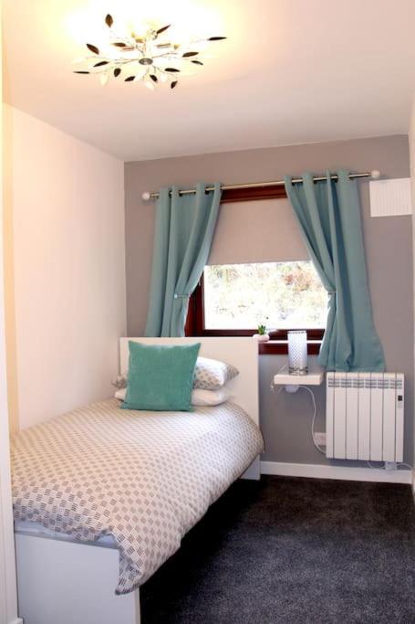 Premium Ground Floor Apartment, Near Fort William Town Centre Exterior photo